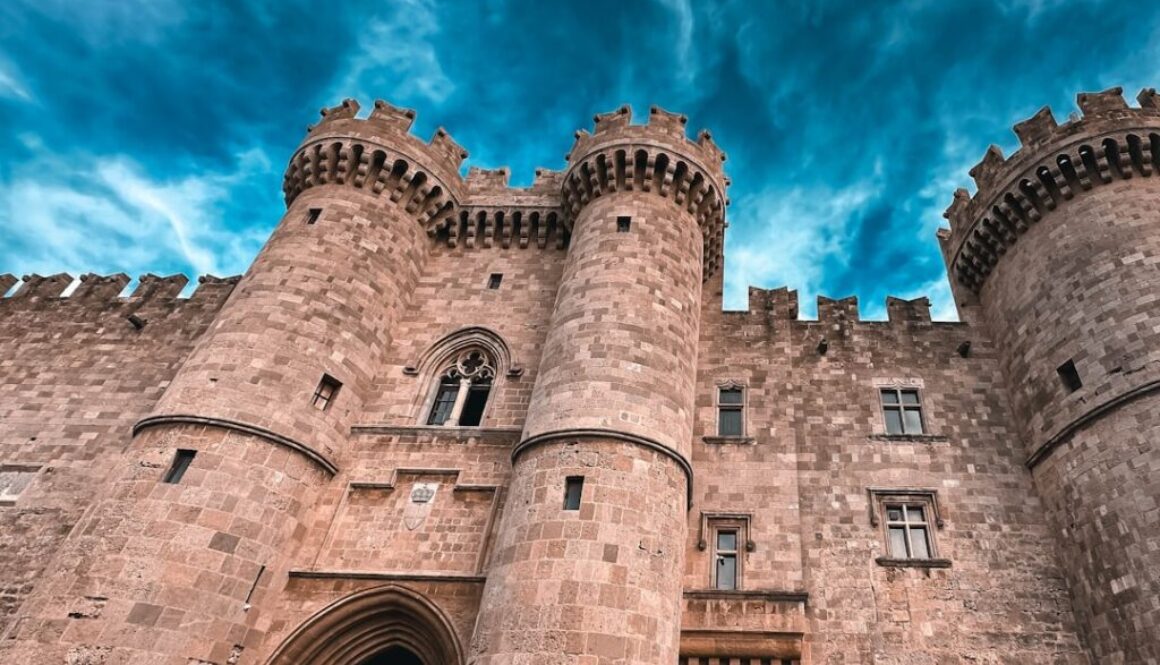 Zamki i pałace - zwiedzanie i historia